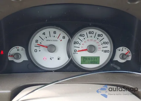 2005 Ford Escape Xlt z USA, uszkodzony, nr VIN 1FMYU93115KB75462